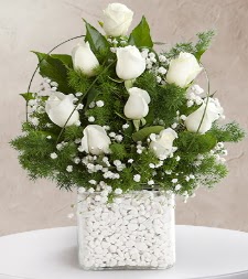 9 beyaz gül vazosu  Bolu çiçek satışı 