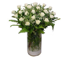  Bolu yurtiçi ve yurtdışı çiçek siparişi  cam yada mika Vazoda 12 adet beyaz gül - sevenler için ideal seçim